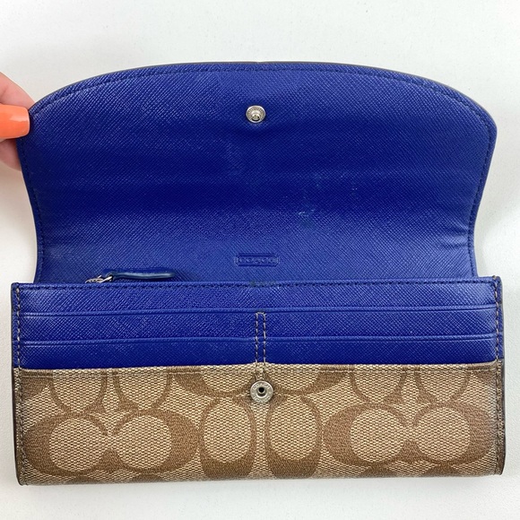 ⛔️SOLD⛔️ Coach F49154 SKHNV Peyton Signature Slim Envelope - Picture 3 of 9